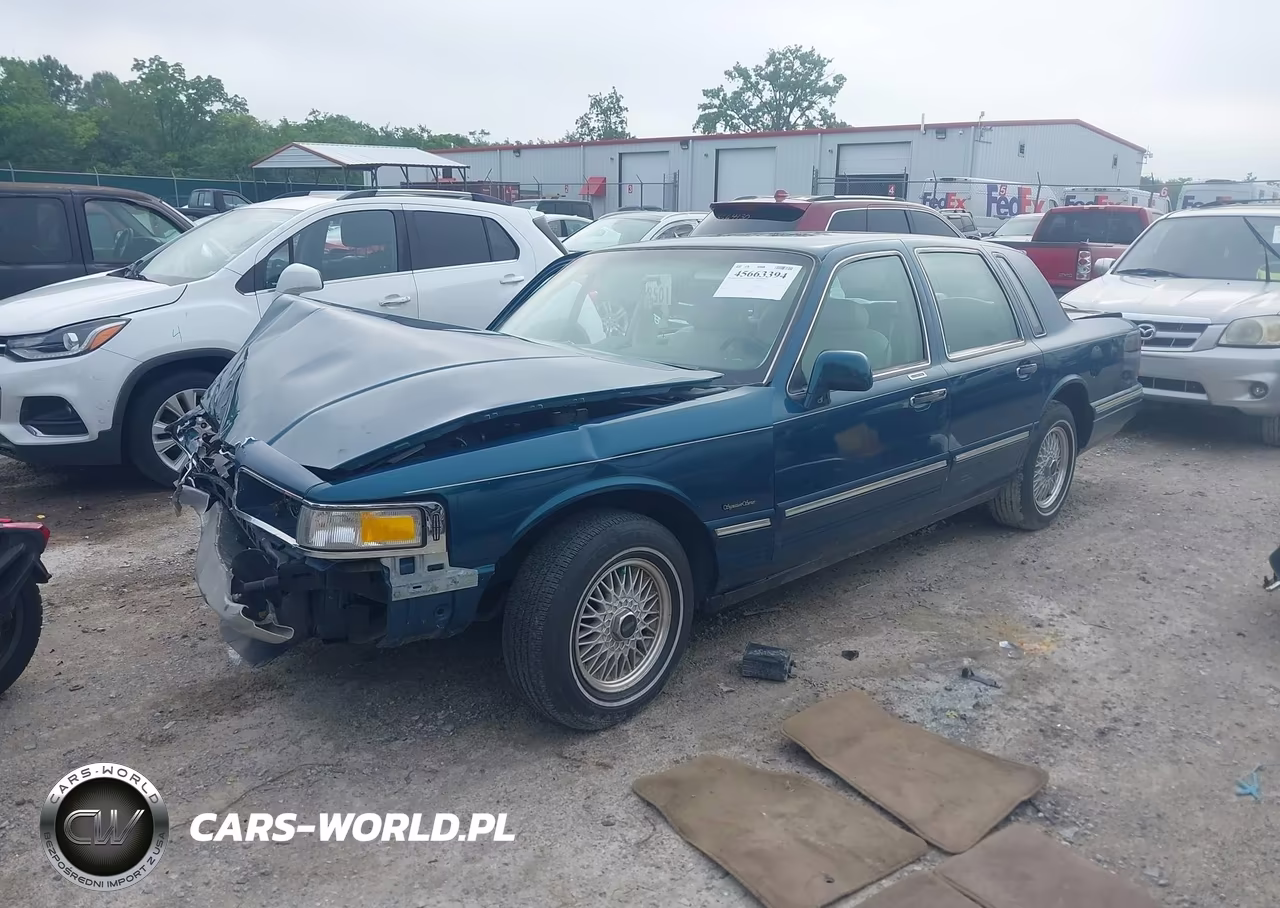 1997 Lincoln Town Car Signature VIN:1LNLM82W2VY671949 - 2