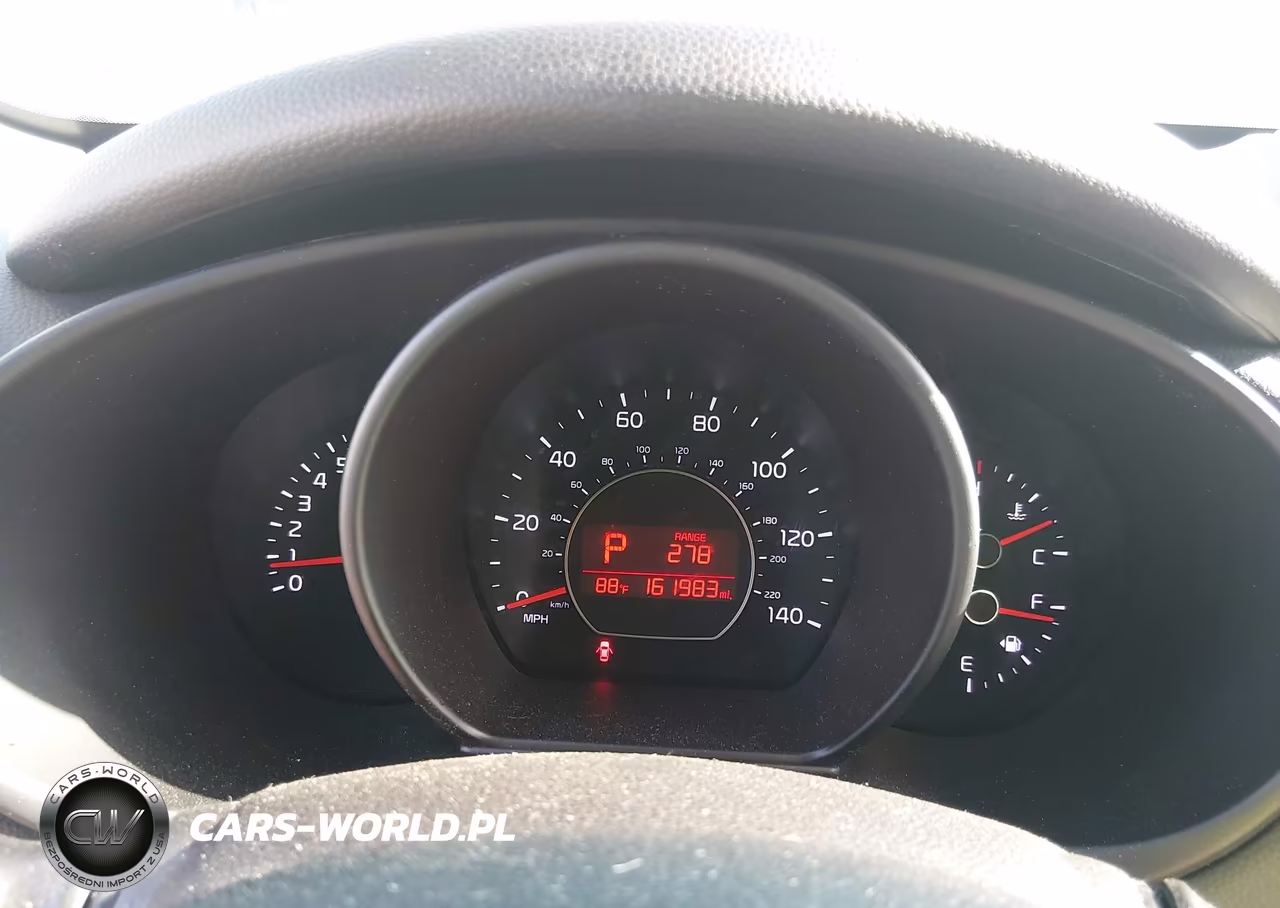 2016 Kia Soul + VIN:KNDJP3A50G7379286 - 7