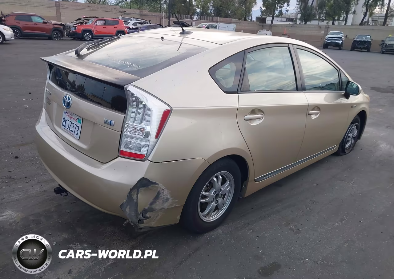 2011 Toyota Prius Three VIN:JTDKN3DU6B1413367 - 4