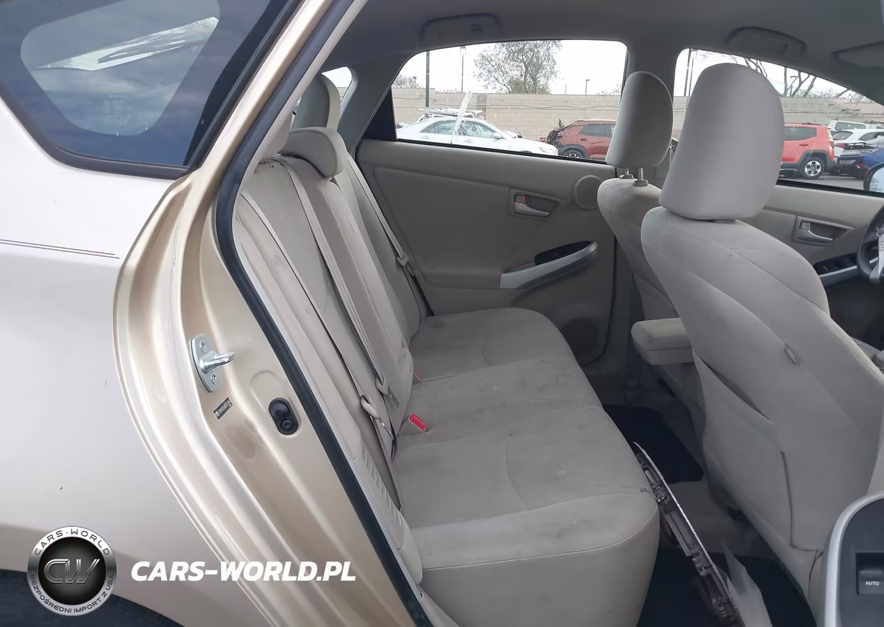 2011 Toyota Prius Three VIN:JTDKN3DU6B1413367 - 8