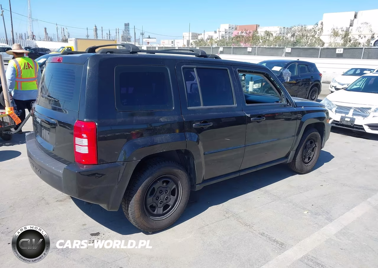 2010 Jeep Patriot Sport VIN:1J4NF2GB5AD649563 - 4
