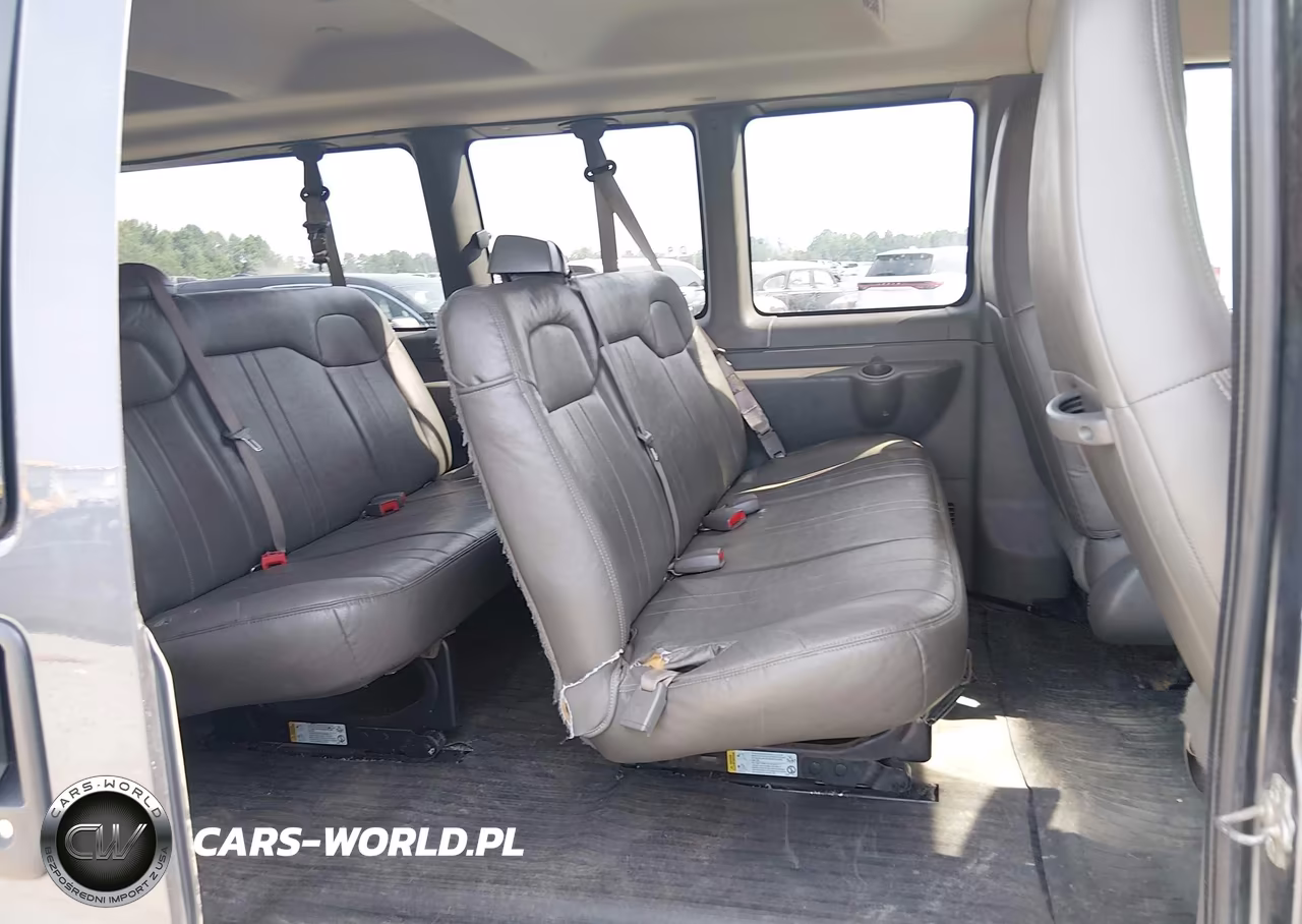 2017 Chevrolet Express 3500 Ls VIN:1GAZGNFG9H1294484 - 8