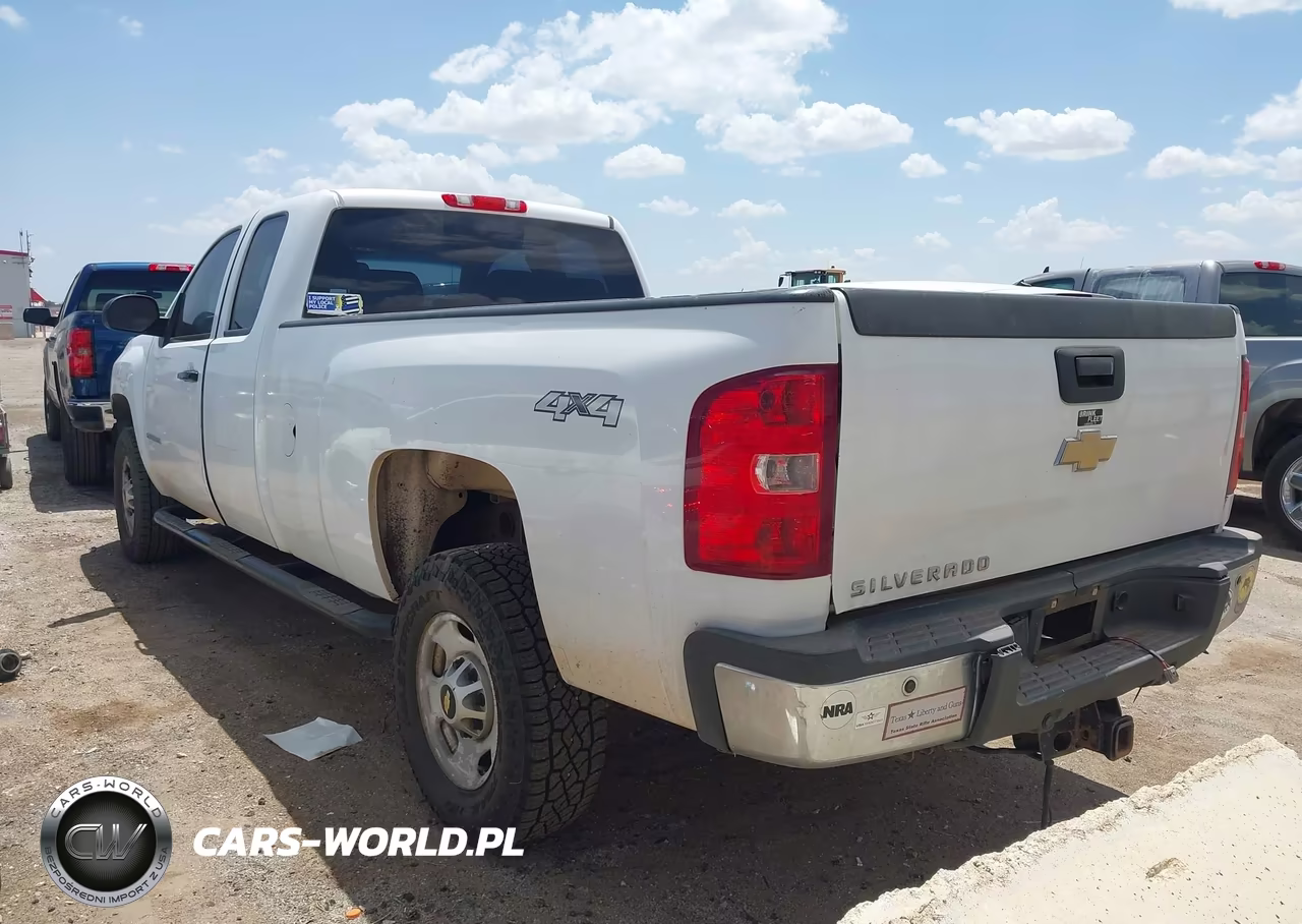 2011 Chevrolet Silverado 2500Hd Work Truck VIN:1GC2KVCG1BZ439828 - 3