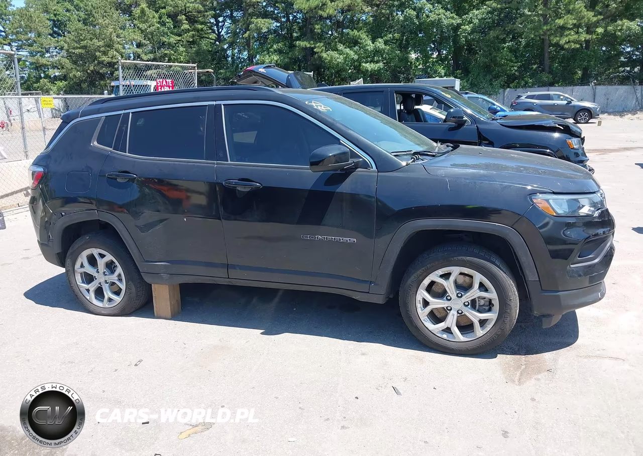 2024 Jeep Compass Latitude 4X4 VIN:3C4NJDBN6RT105077 - 13
