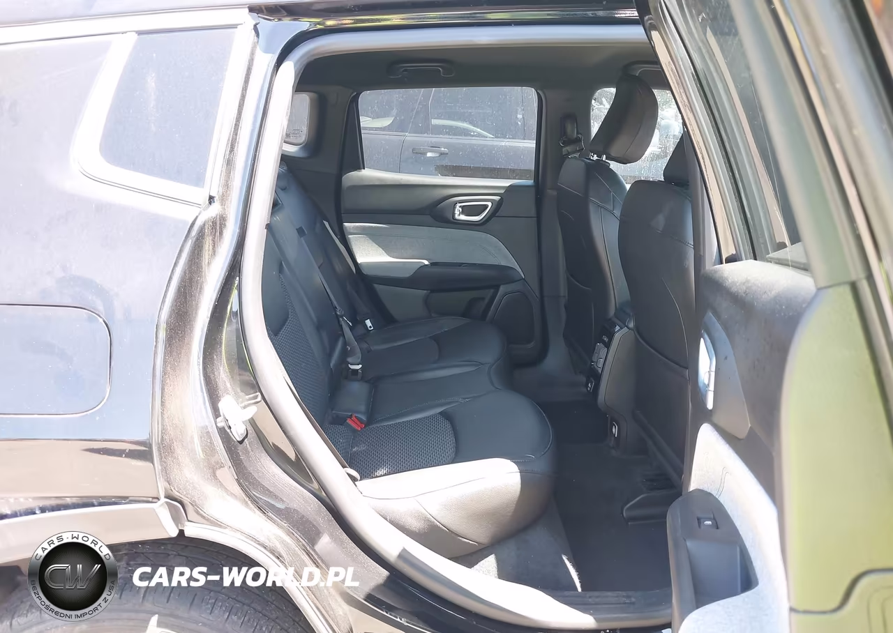 2024 Jeep Compass Latitude 4X4 VIN:3C4NJDBN6RT105077 - 8