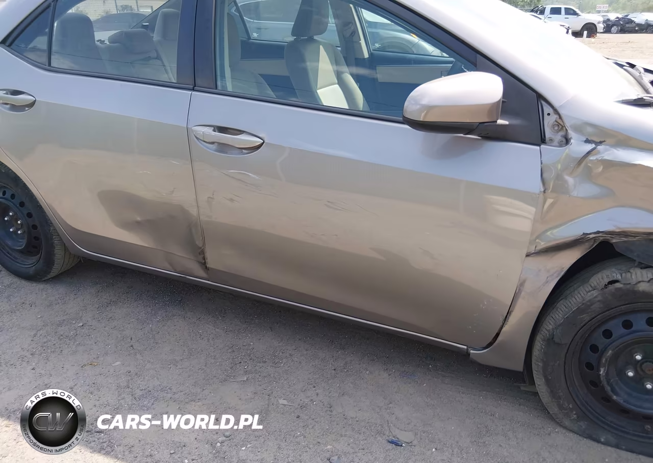 2016 Toyota Corolla Le VIN:5YFBURHE2GP451254 - 17