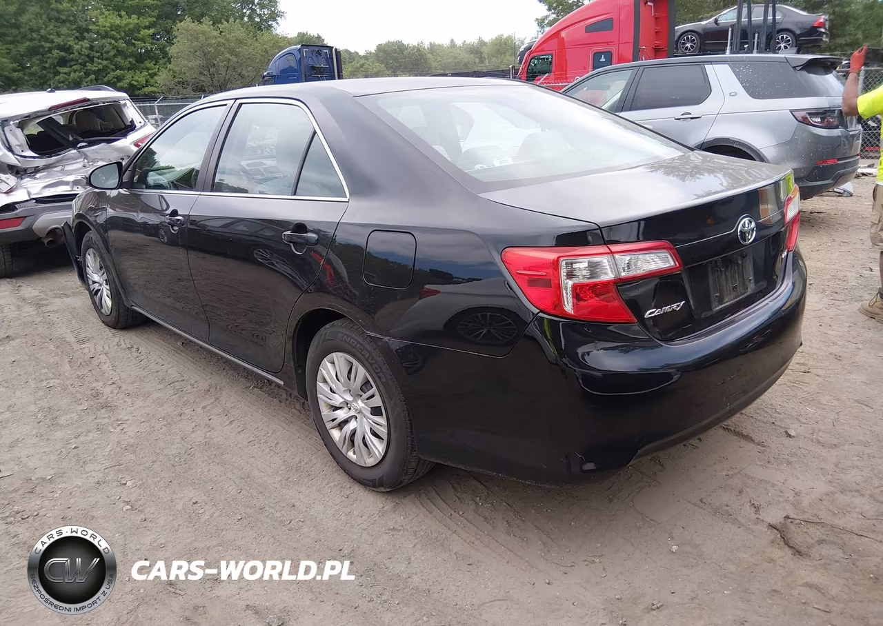 2014 Toyota Camry Le VIN:4T4BF1FK9ER378955 - 3