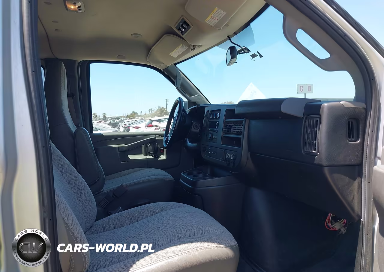 2018 Chevrolet Express 3500 Lt VIN:1GAZGPFG2J1299754 - 5