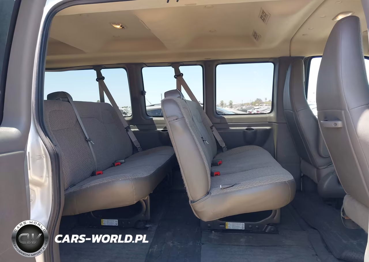 2018 Chevrolet Express 3500 Lt VIN:1GAZGPFG2J1299754 - 8