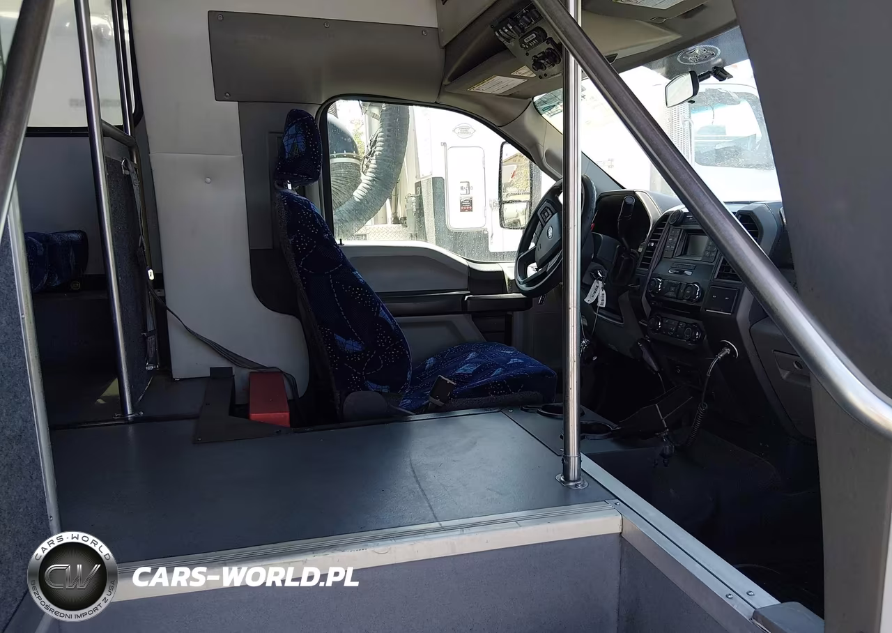 2017 Ford F-550 Chassis Xl VIN:1FDAF5GY6HDA08437 - 5