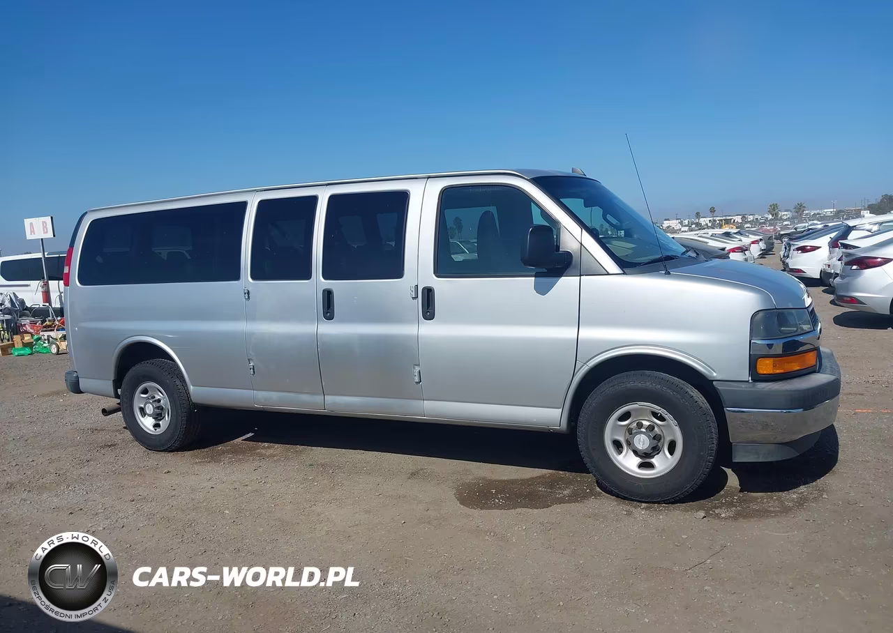 2018 Chevrolet Express 3500 Lt VIN:1GAZGPFG9J1299878 - 14