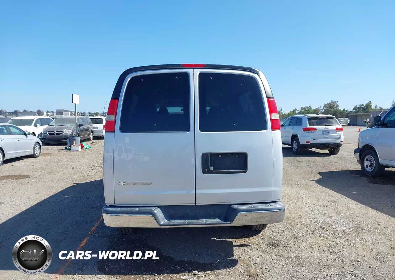 2018 Chevrolet Express 3500 Lt VIN:1GAZGPFG9J1299878 - 17