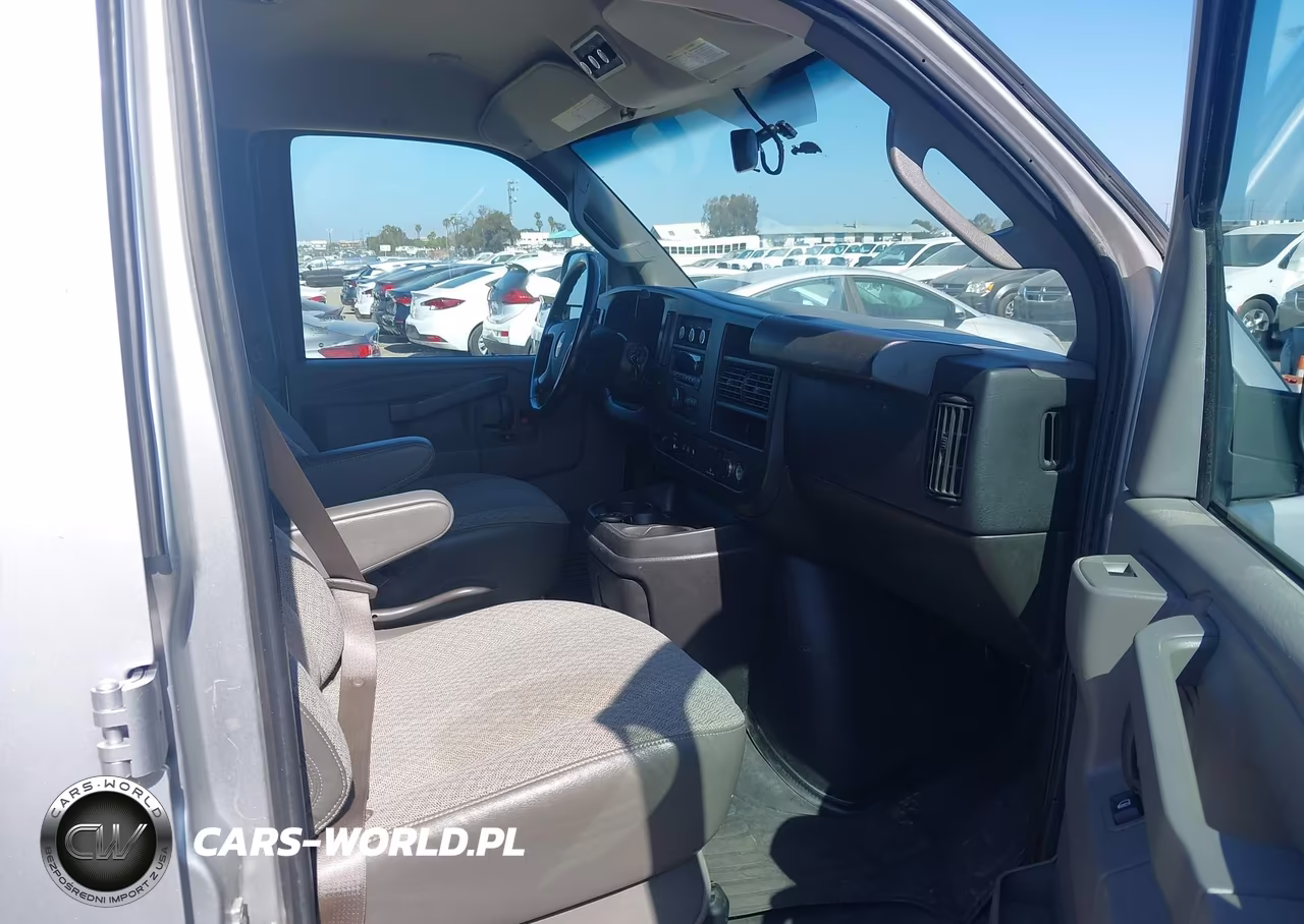2018 Chevrolet Express 3500 Lt VIN:1GAZGPFG9J1299878 - 5