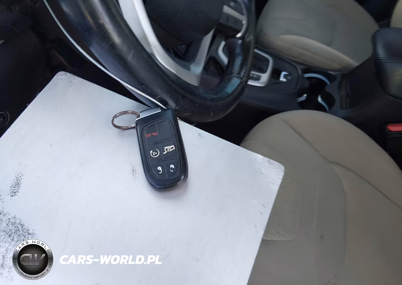 2015 Jeep Cherokee Latitude VIN:1C4PJLCSXFW518584 - 11