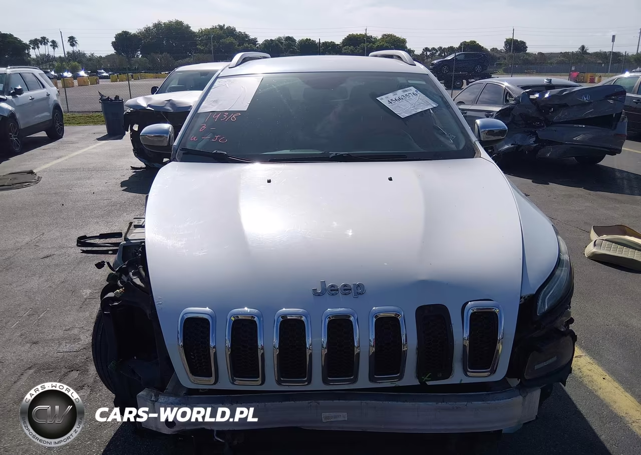 2015 Jeep Cherokee Latitude VIN:1C4PJLCSXFW518584 - 12
