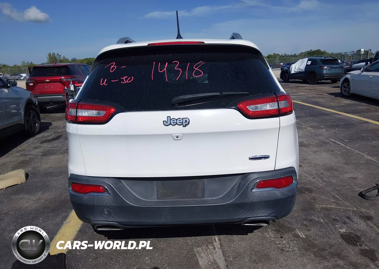 2015 Jeep Cherokee Latitude VIN:1C4PJLCSXFW518584 - 16