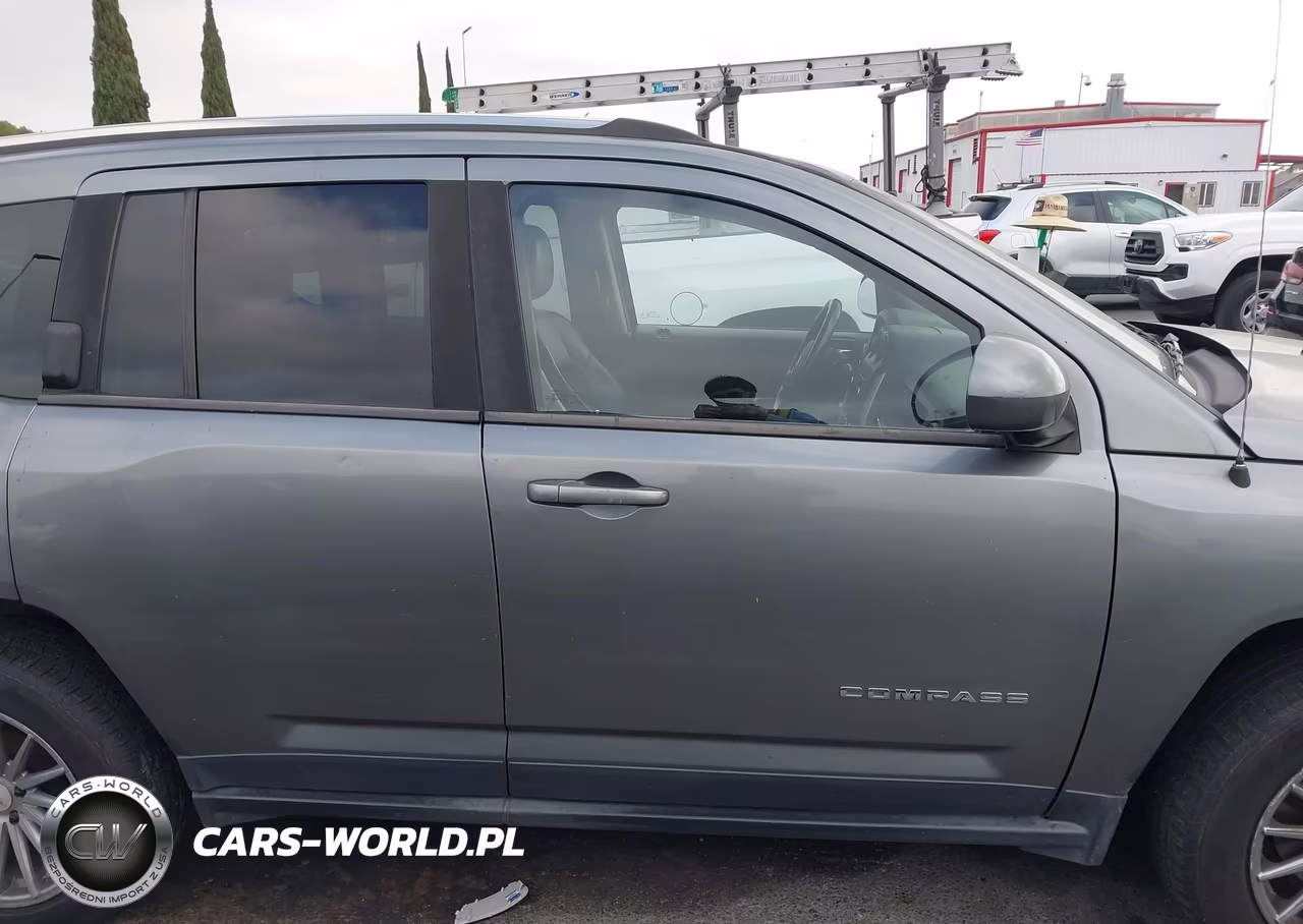 2014 Jeep Compass Latitude VIN:1C4NJCEA7ED562922 - 13