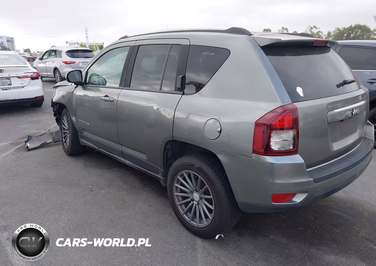 2014 Jeep Compass Latitude VIN:1C4NJCEA7ED562922 - 3