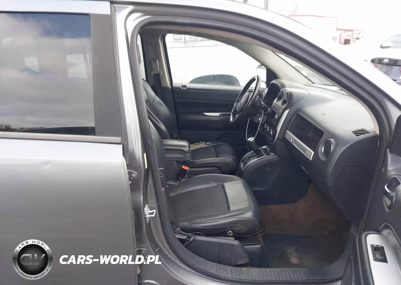 2014 Jeep Compass Latitude VIN:1C4NJCEA7ED562922 - 5