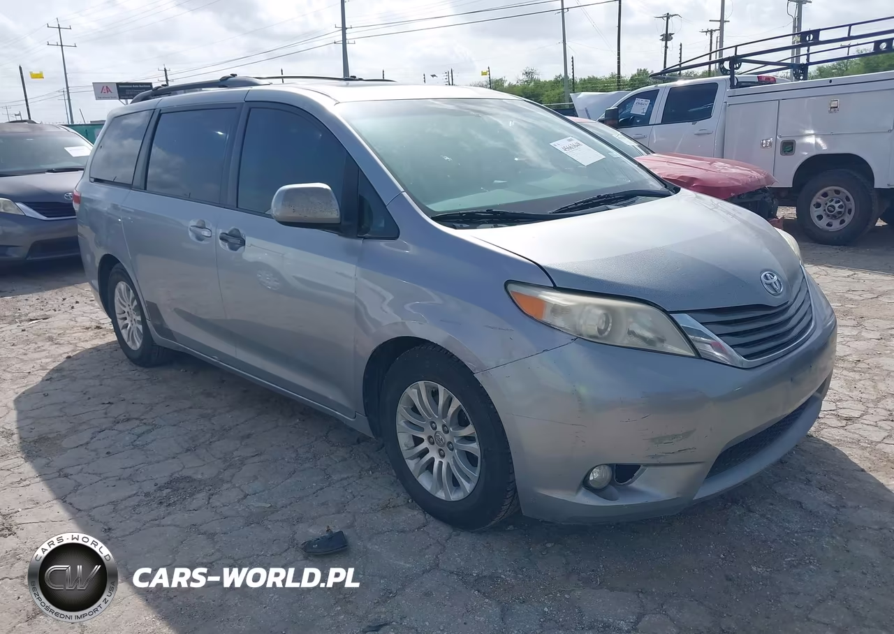 2011 Toyota Sienna Xle V6 – zdjęcie 1 z 19