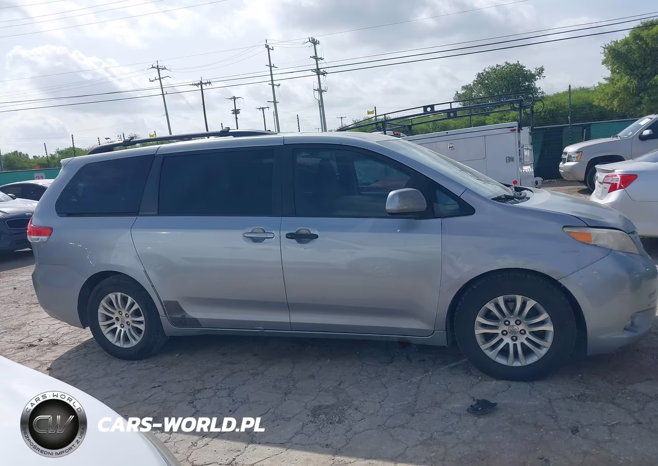 2011 Toyota Sienna Xle V6 VIN:5TDYK3DC0BS102112 - 13