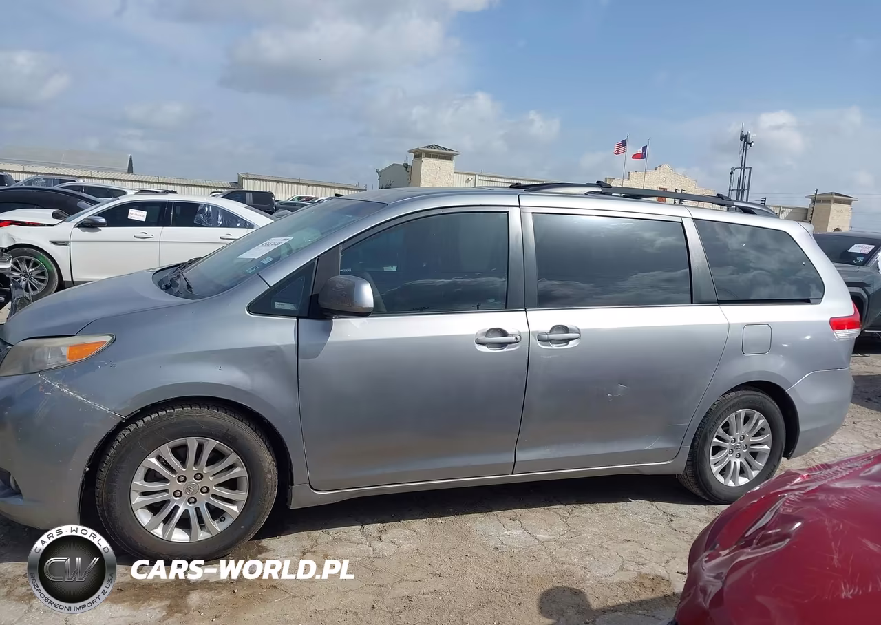 2011 Toyota Sienna Xle V6 VIN:5TDYK3DC0BS102112 - 14