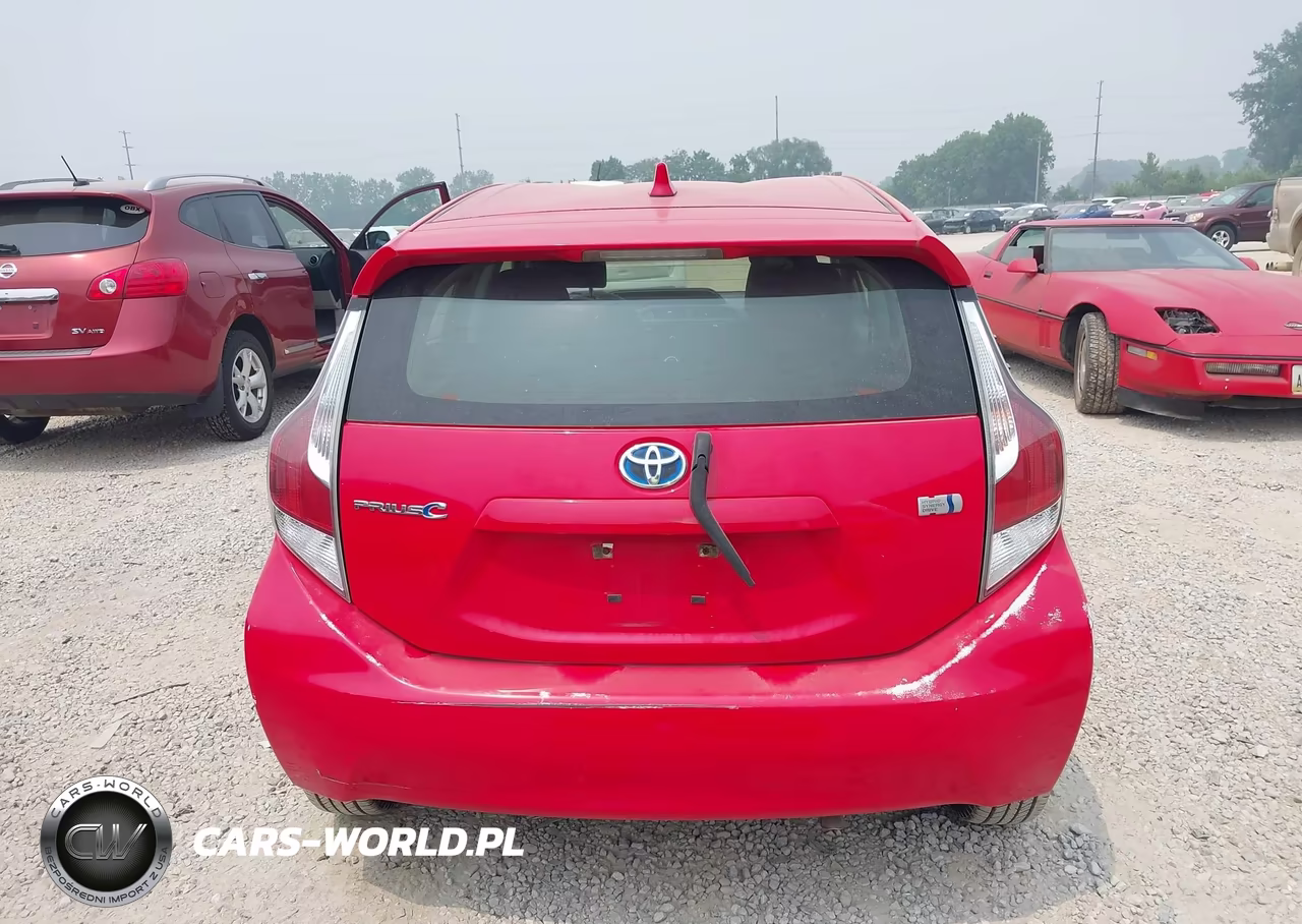 2015 Toyota Prius C Two VIN:JTDKDTB33F1112591 - 16