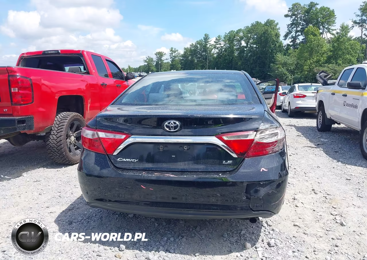 2016 Toyota Camry Le VIN:4T1BF1FK3GU566111 - 17