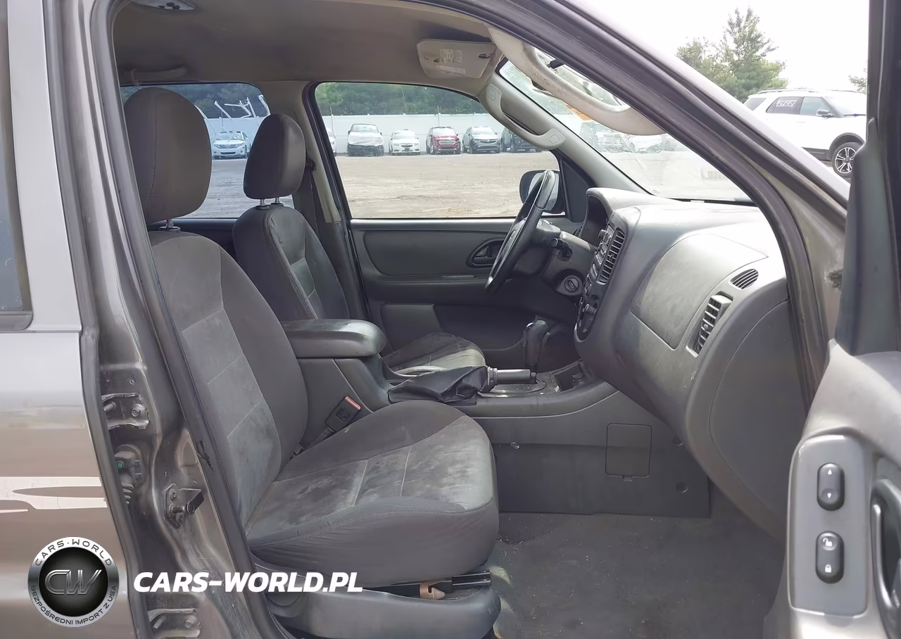 2005 Ford Escape Xls VIN:1FMYU02Z65KA47897 - 5