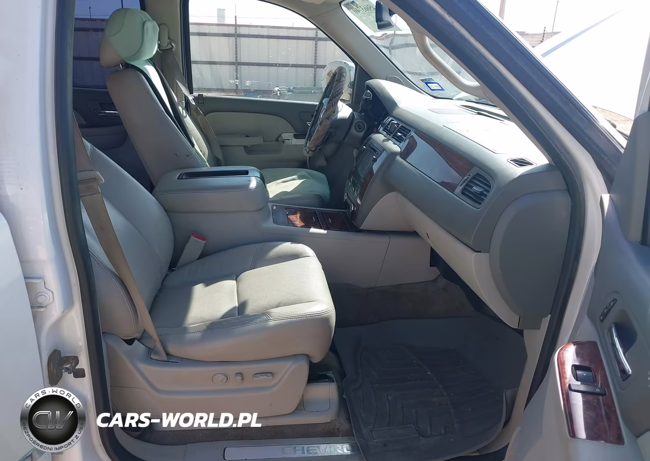 2013 Chevrolet Suburban Ltz VIN:1GNSKKE79DR371106 - 5