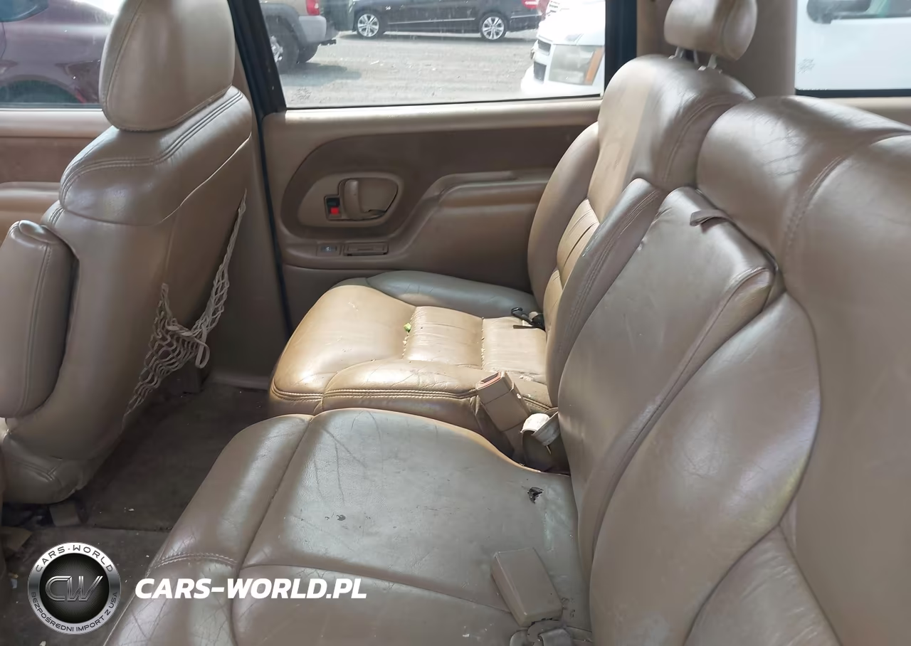1997 Chevrolet Suburban 1500 VIN:1GNEC16R7VJ442744 - 8