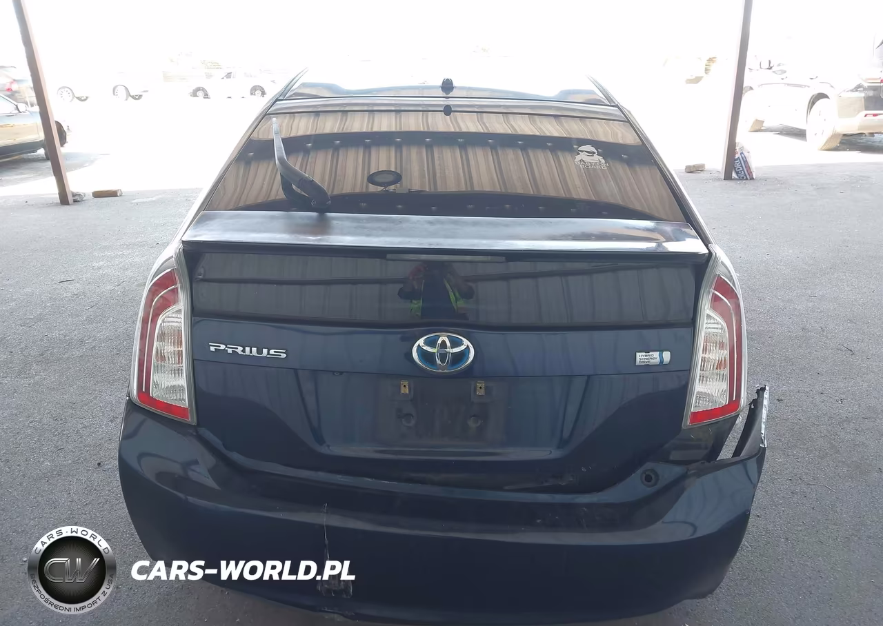 2015 Toyota Prius Two VIN:JTDKN3DU0F0478324 - 17