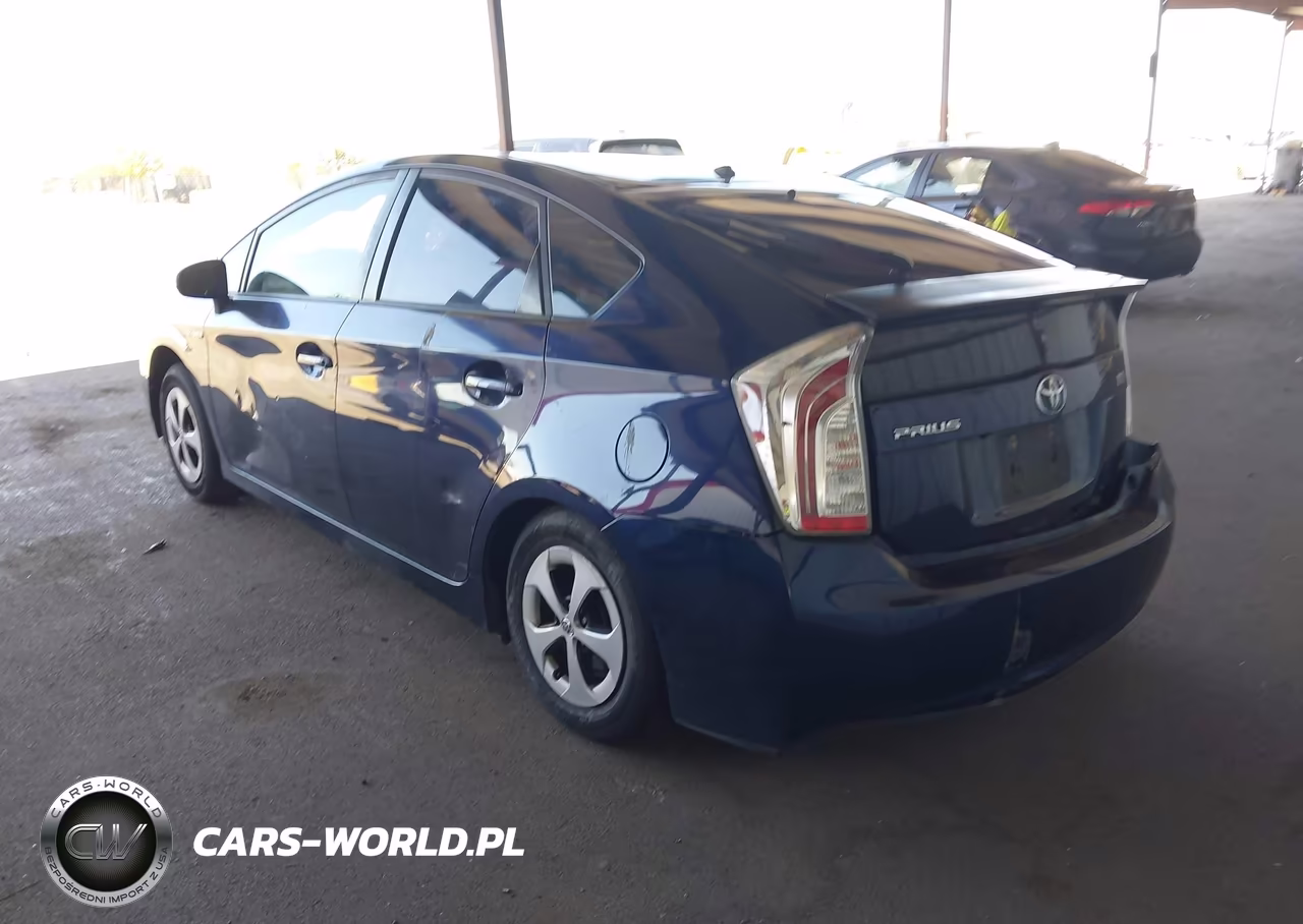 2015 Toyota Prius Two VIN:JTDKN3DU0F0478324 - 3