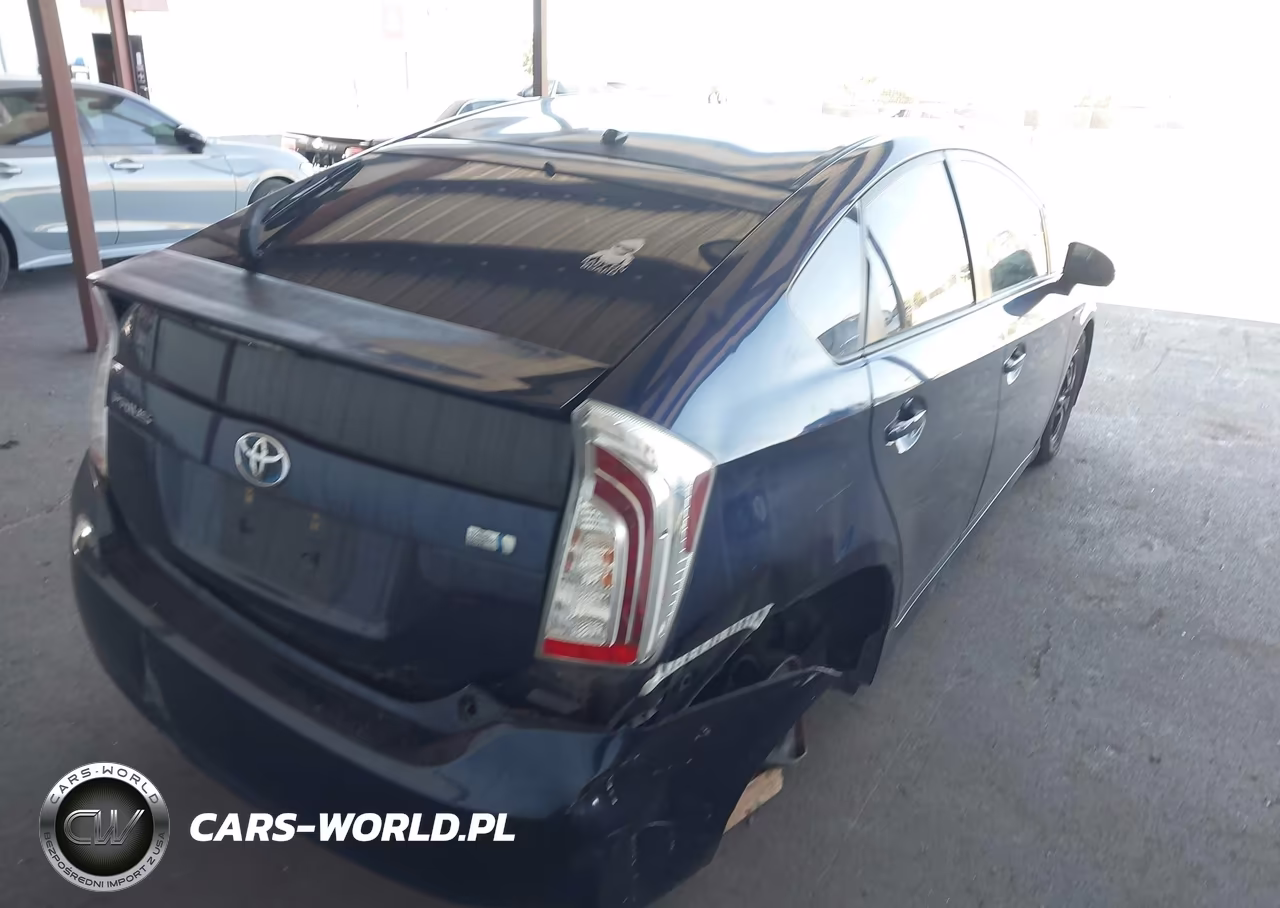 2015 Toyota Prius Two VIN:JTDKN3DU0F0478324 - 4