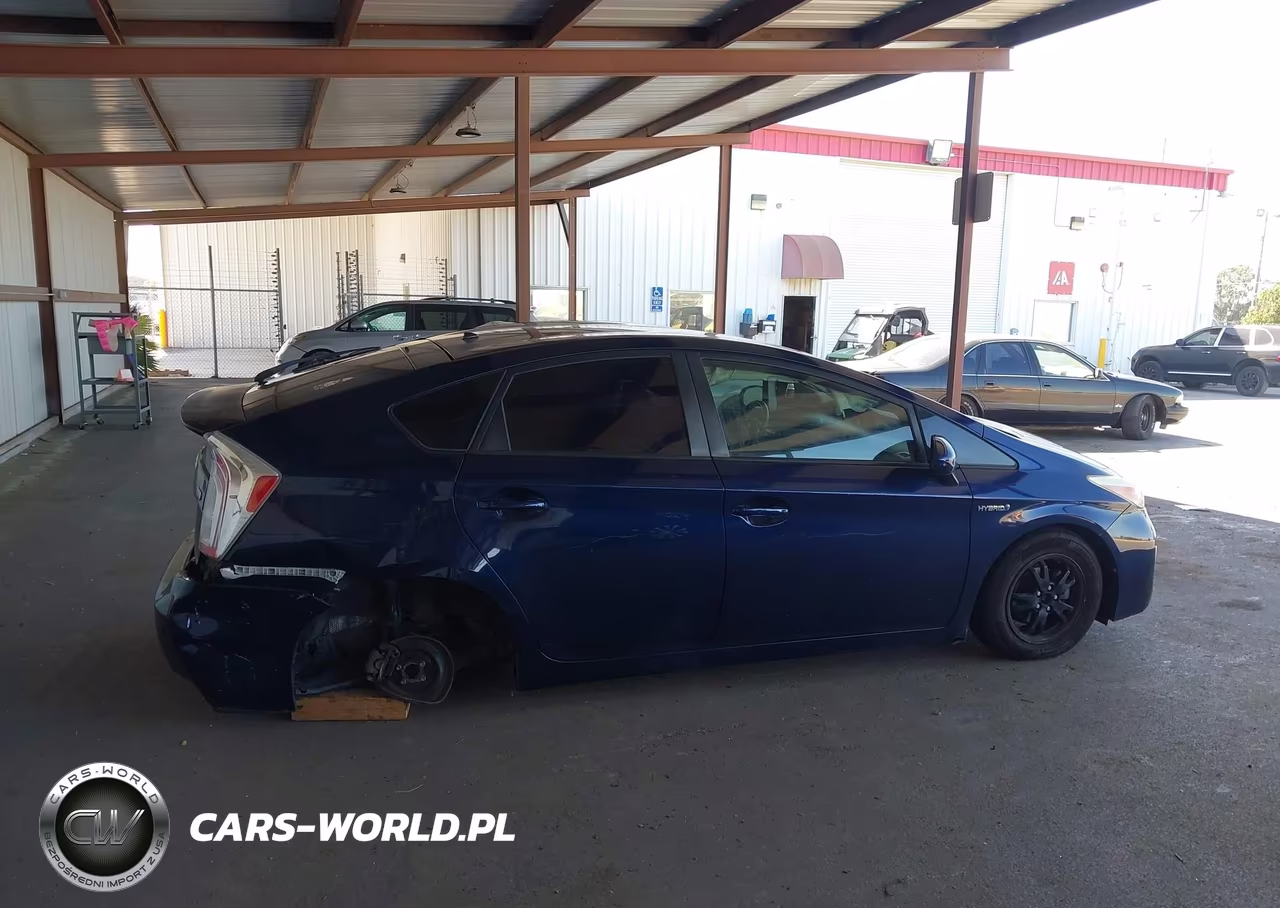 2015 Toyota Prius Two VIN:JTDKN3DU0F0478324 - 6