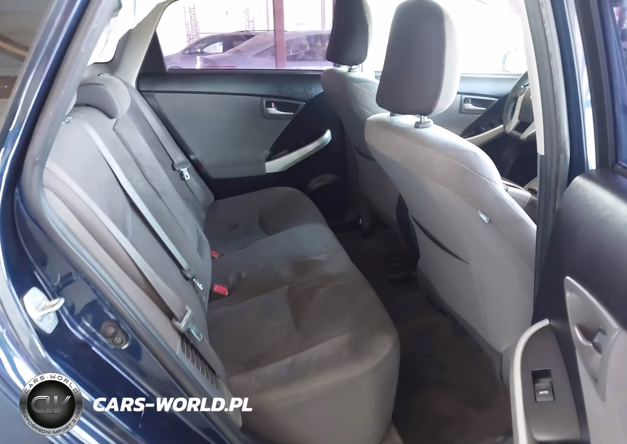 2015 Toyota Prius Two VIN:JTDKN3DU0F0478324 - 8