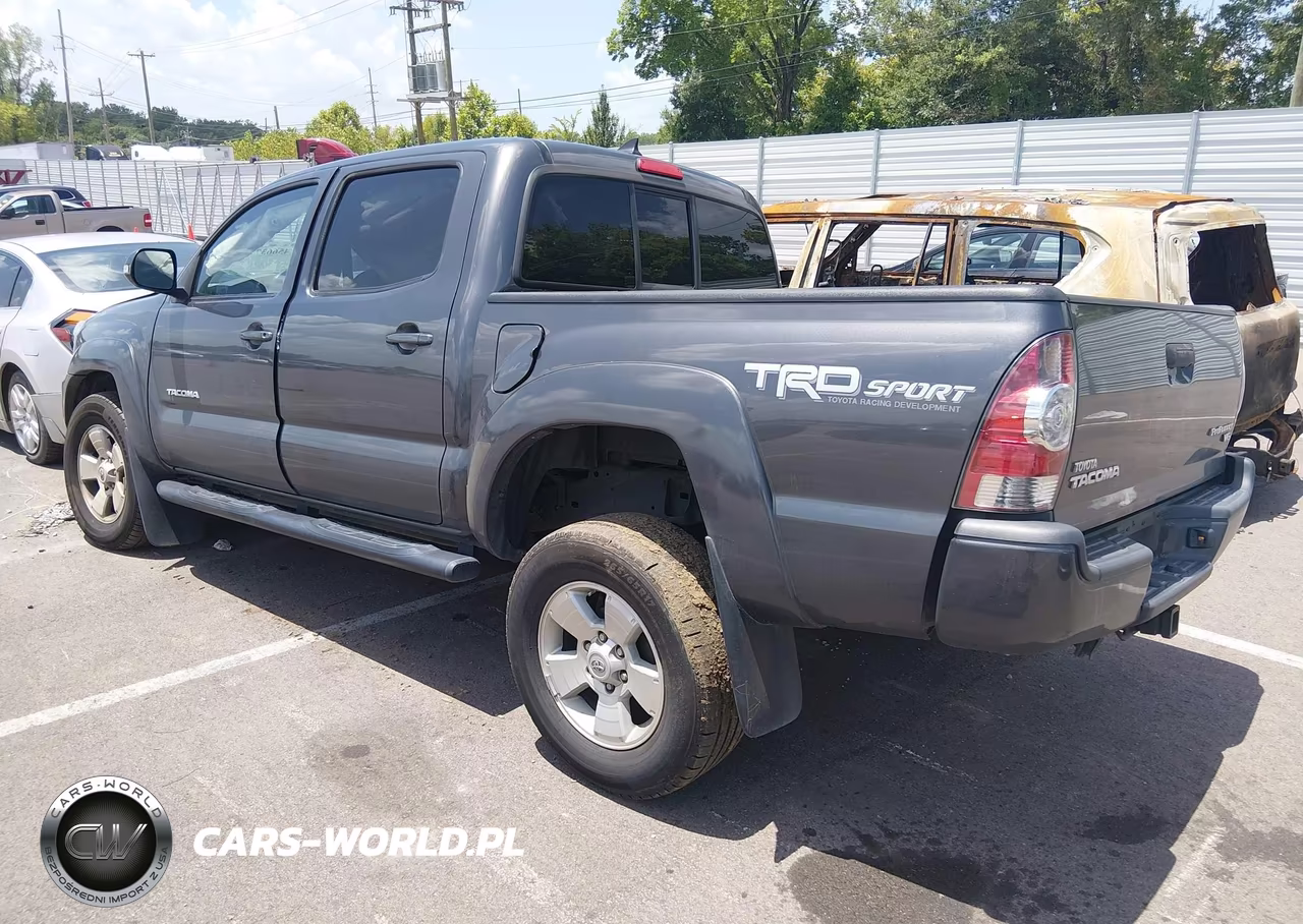 2015 Toyota Tacoma Prerunner V6 VIN:3TMJU4GN1FM187630 - 3
