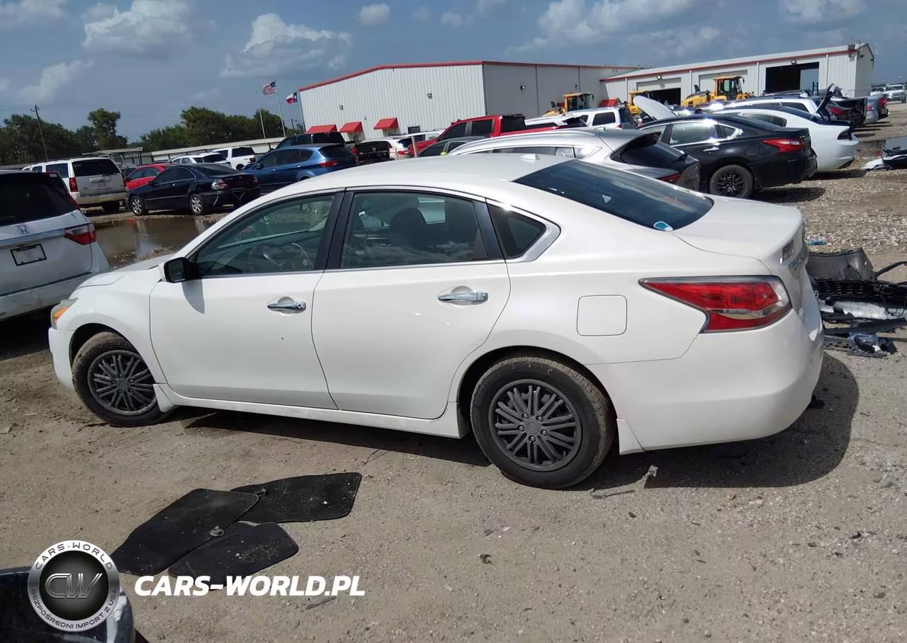 2015 Nissan Altima 2.5 S VIN:1N4AL3APXFN308982 - 14