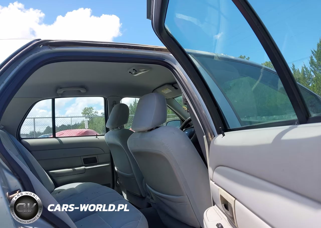 2003 Ford Crown Victoria Standard VIN:2FAFP73WX3X182607 - 8