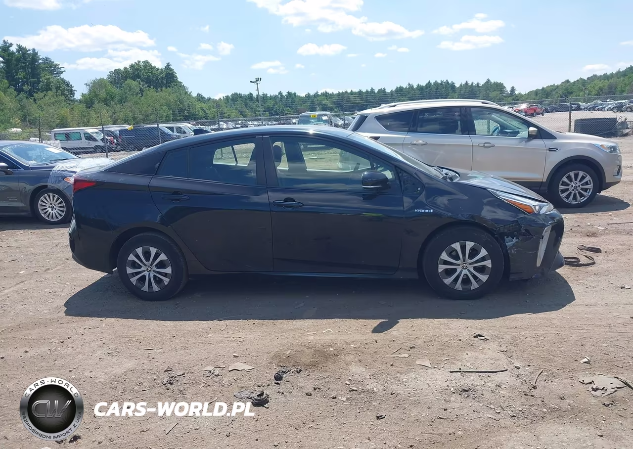2020 Toyota Prius Le Awd-E VIN:JTDL9RFU0L3013884 - 13