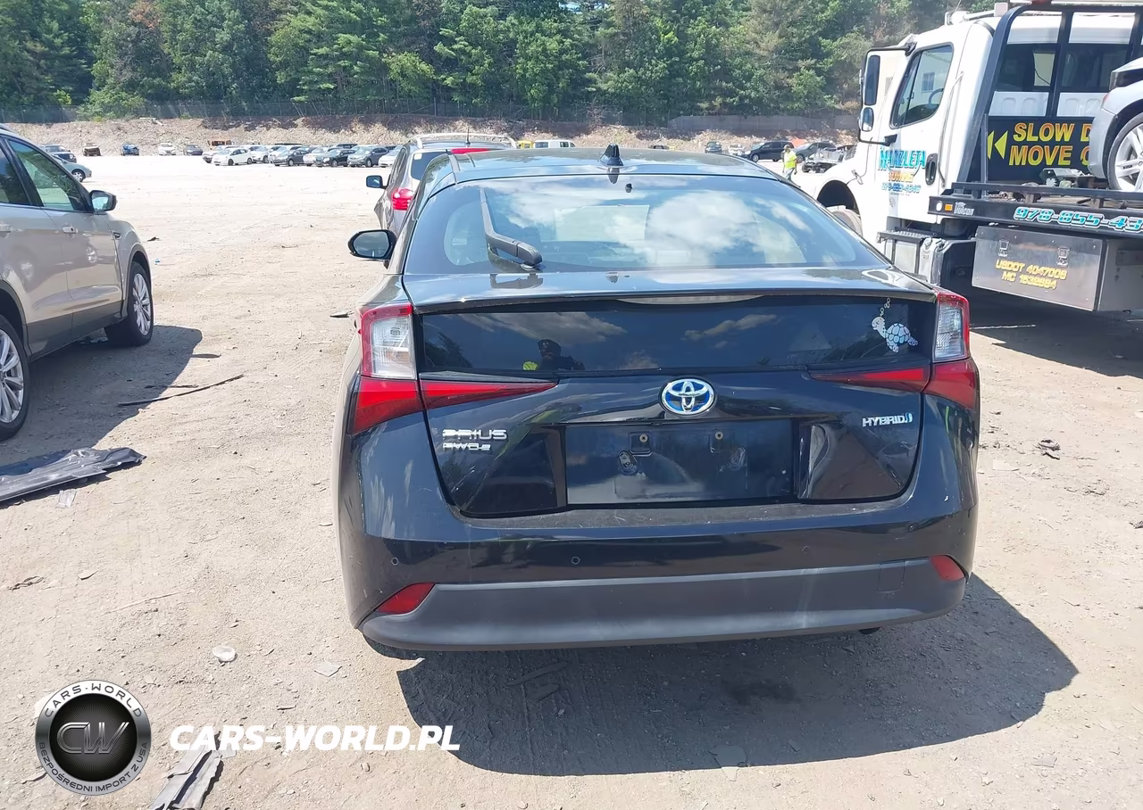 2020 Toyota Prius Le Awd-E VIN:JTDL9RFU0L3013884 - 16
