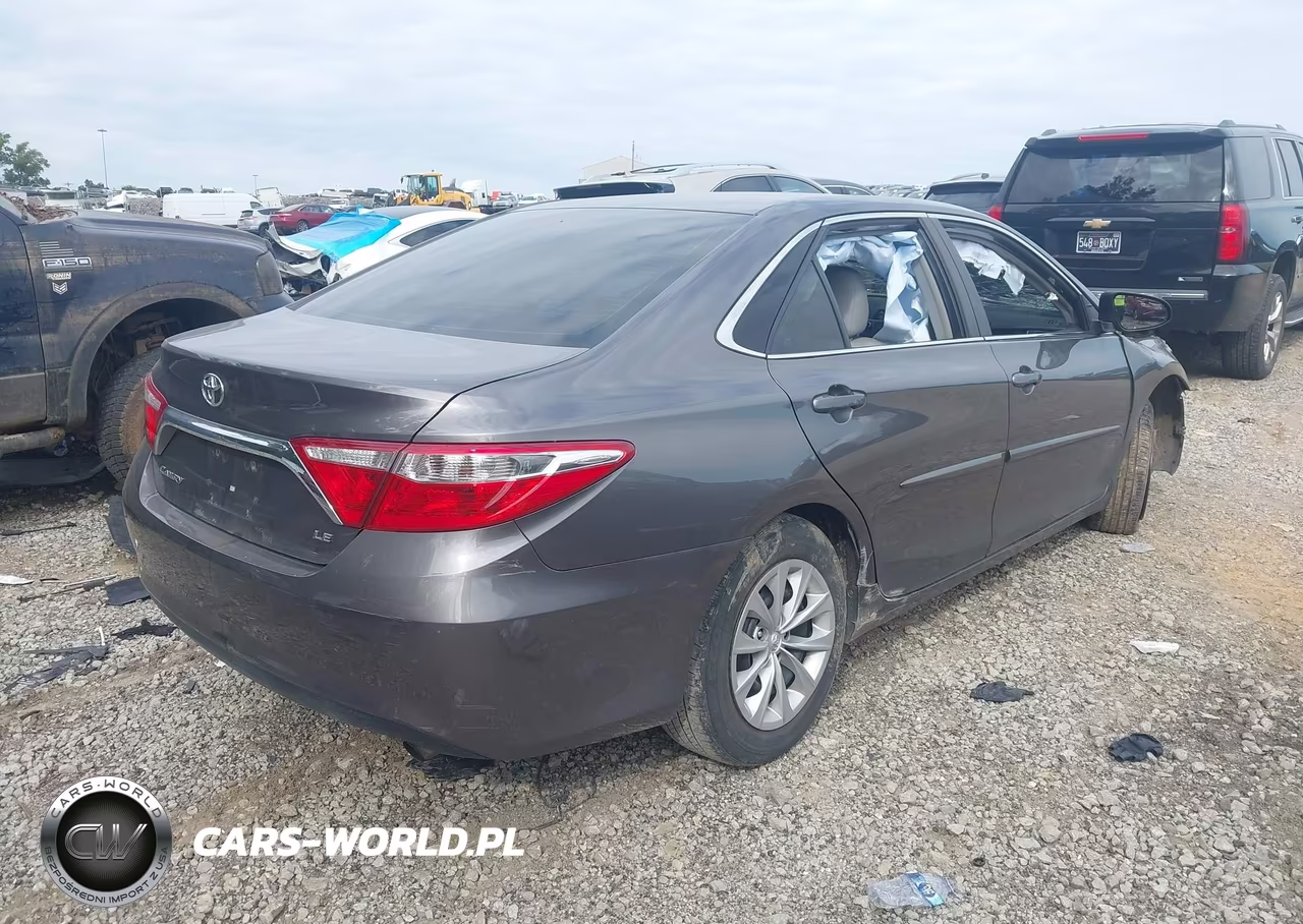 2016 Toyota Camry Le VIN:4T4BF1FKXGR569433 - 4