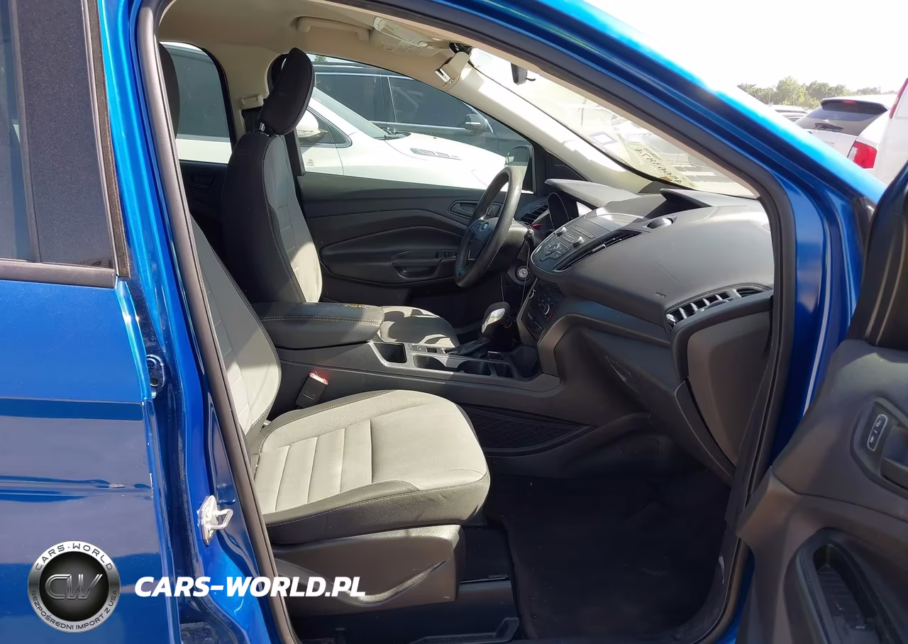 2019 Ford Escape S VIN:1FMCU0F73KUB85819 - 5