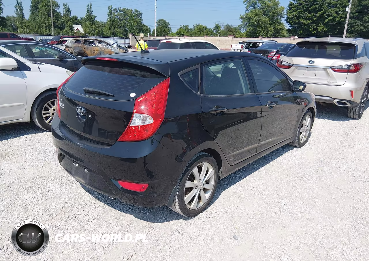 2013 Hyundai Accent Se VIN:KMHCU5AEXDU116745 - 4