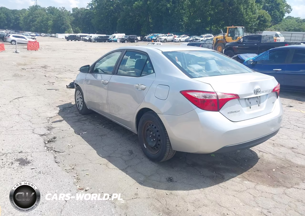 2018 Toyota Corolla Le VIN:2T1BURHE8JC009523 - 3
