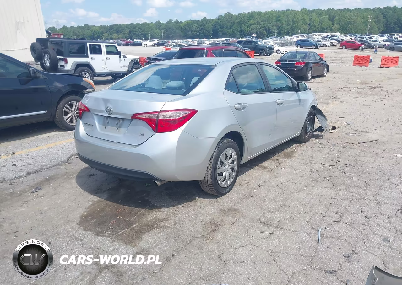 2018 Toyota Corolla Le VIN:2T1BURHE8JC009523 - 4