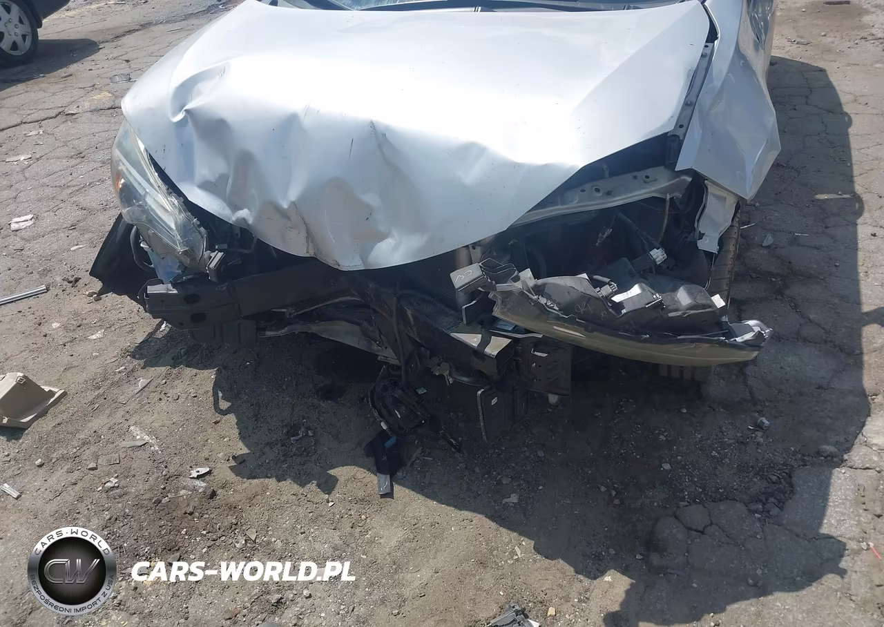 2018 Toyota Corolla Le VIN:2T1BURHE8JC009523 - 6