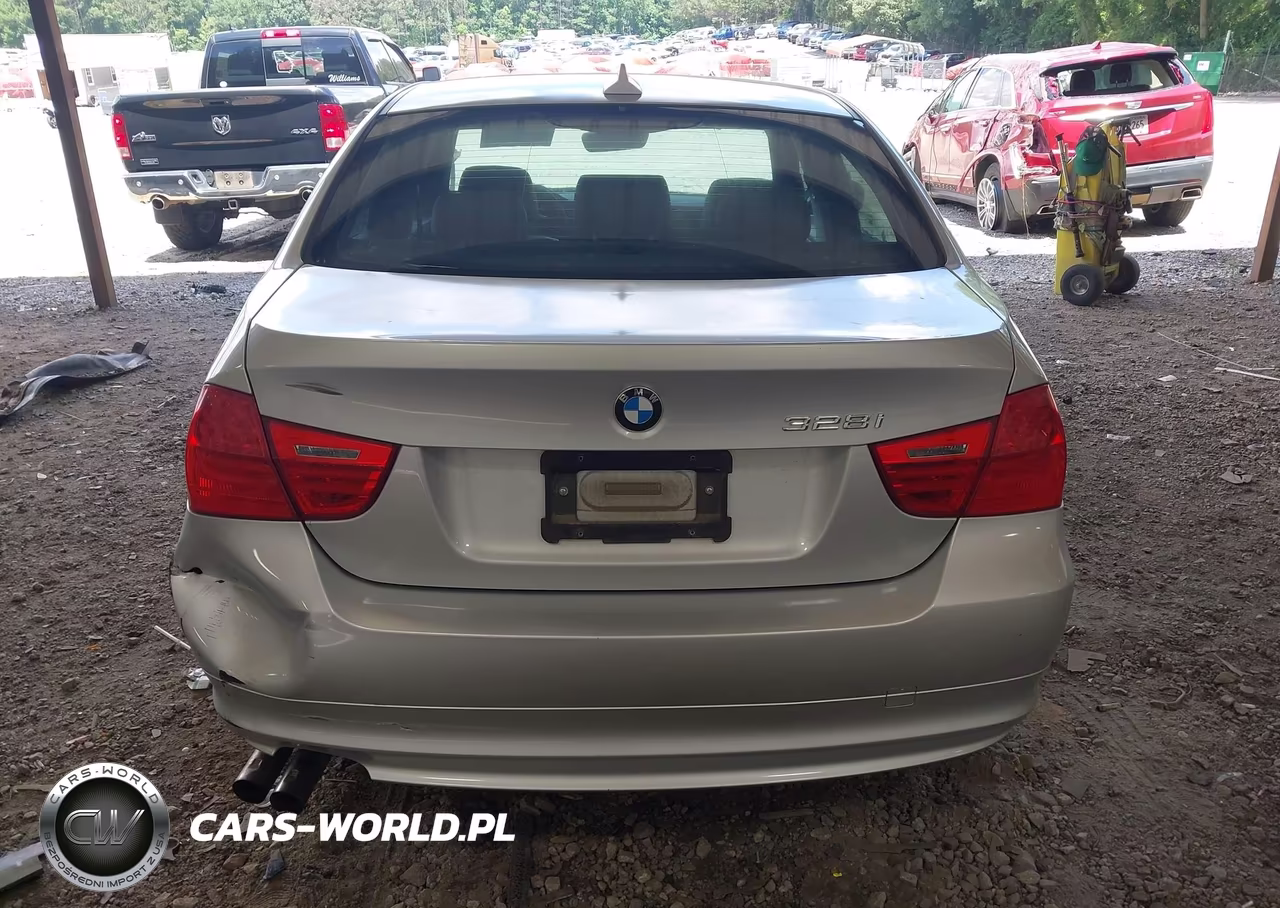 2011 BMW 328I VIN:WBAPH7G55BNM56533 - 16