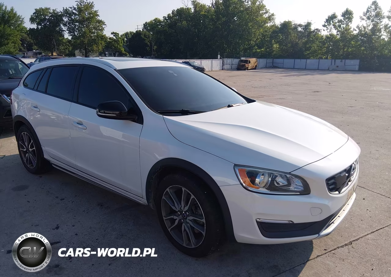 2016 Volvo V60 Cross Country T5