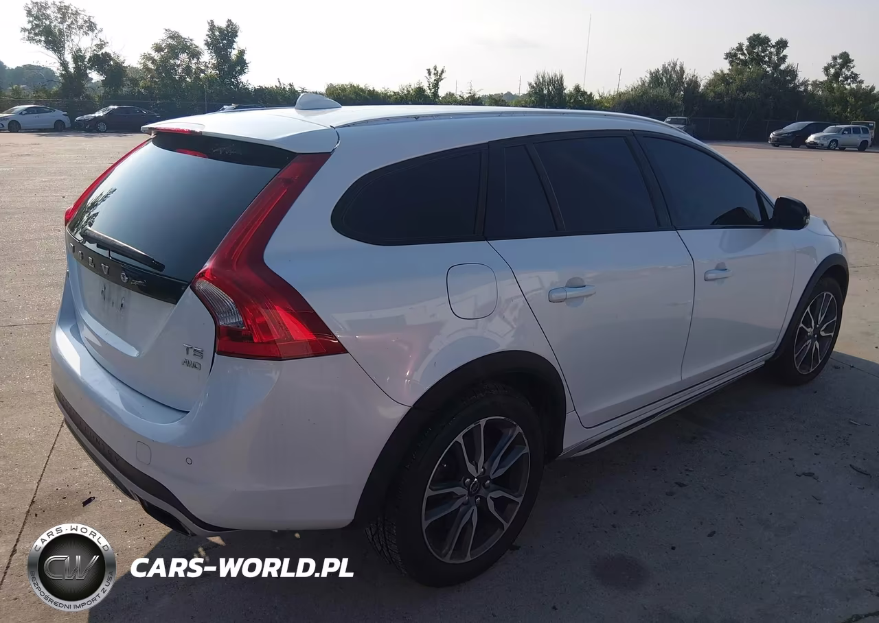 2016 Volvo V60 Cross Country T5 VIN:YV4612HK0G1003085 - 4